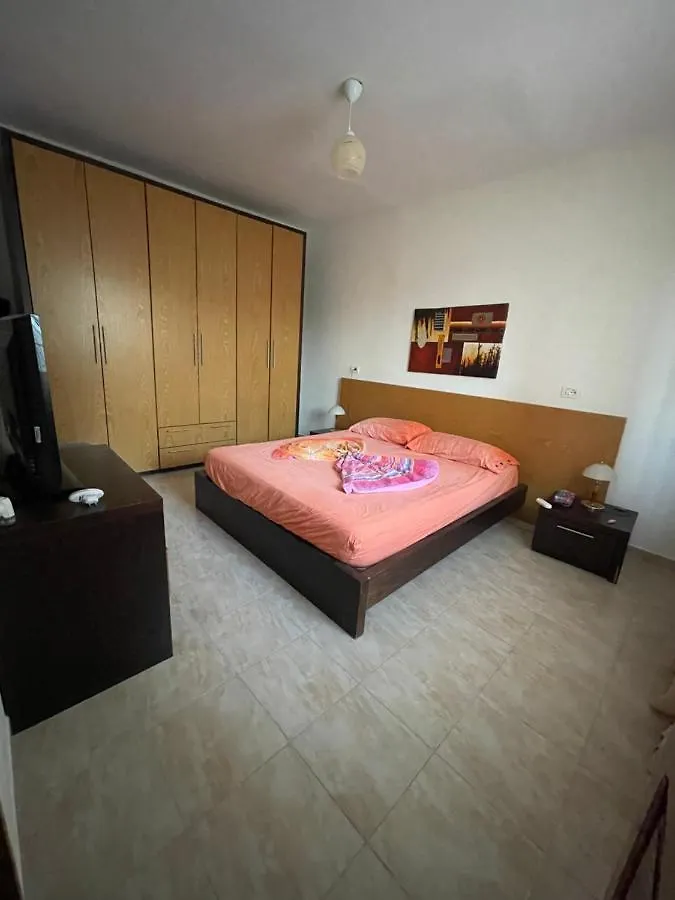 펜션 Lovely Spacious House With Big Garden 엘바산