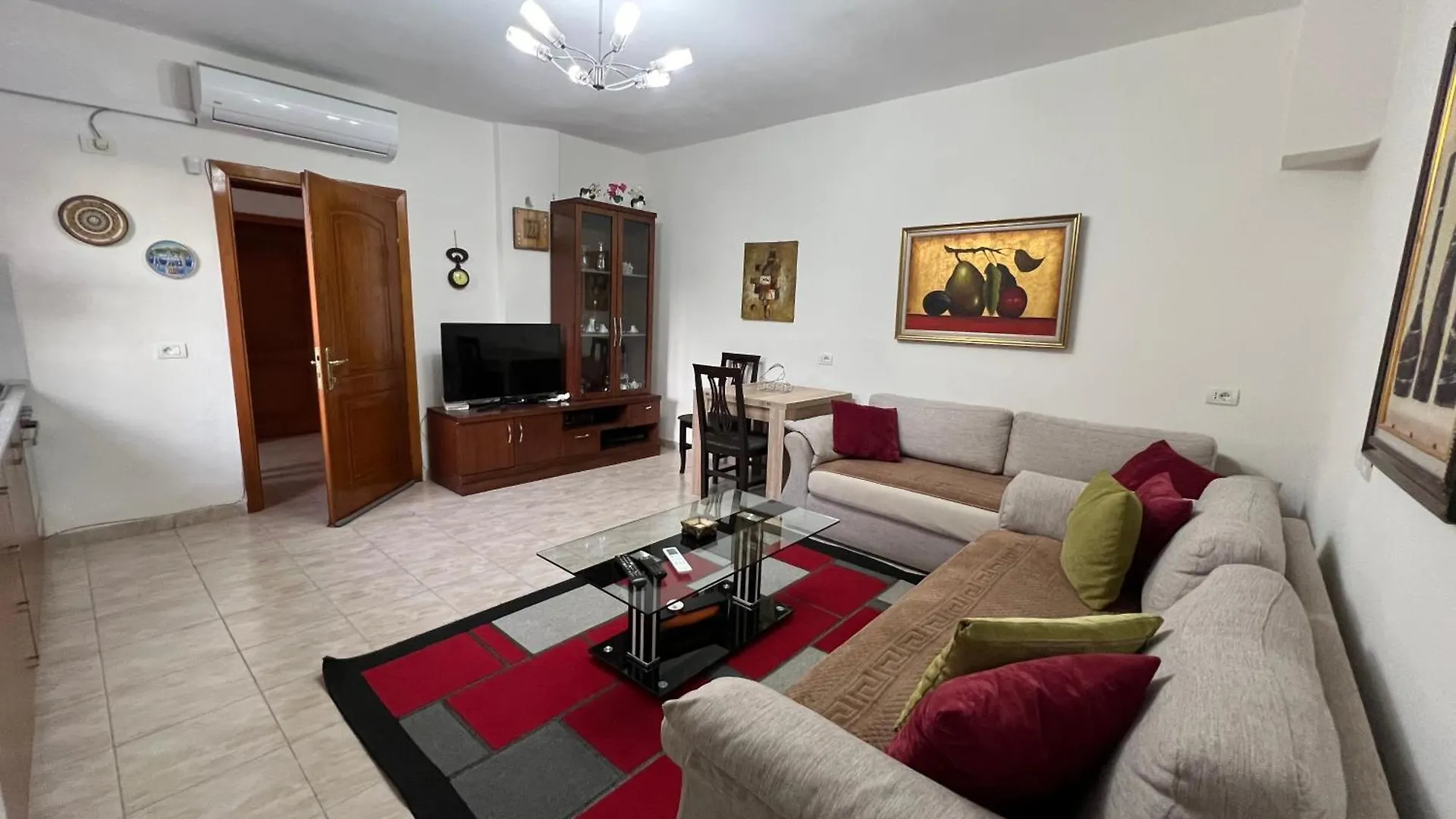 펜션 Lovely Spacious House With Big Garden 엘바산